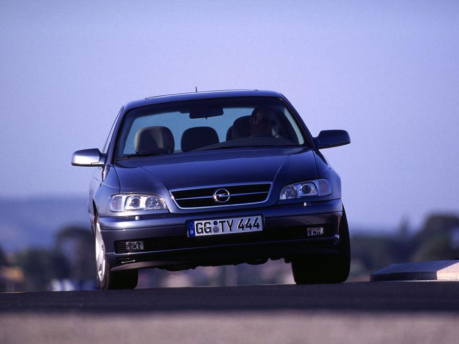  Opel Omega 1999 года  (фото 8 из 30)